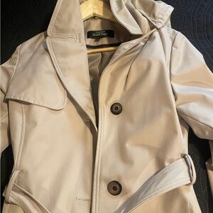 Ellen Tracy Women's tan trench Coat